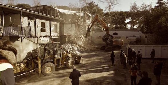 Firenze, al via la demolizione della “scuola d’amianto” Dino Compagni